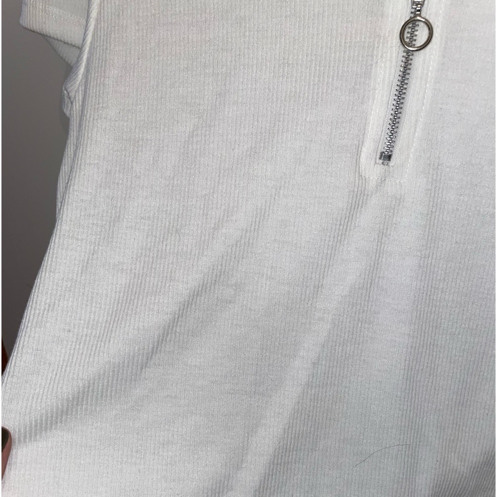 🖤 Cropped half zip Collared Tee 🖤 - Picture 3 of 4